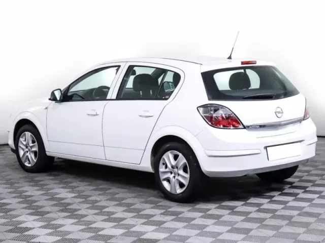 Opel Astra, H Рестайлинг — фото 7