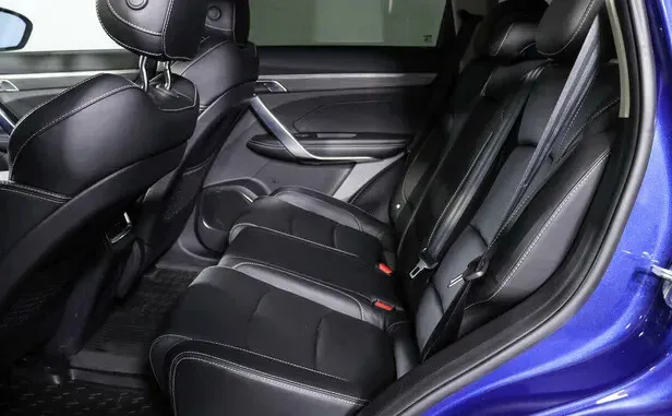 Geely Atlas Pro — фото 8