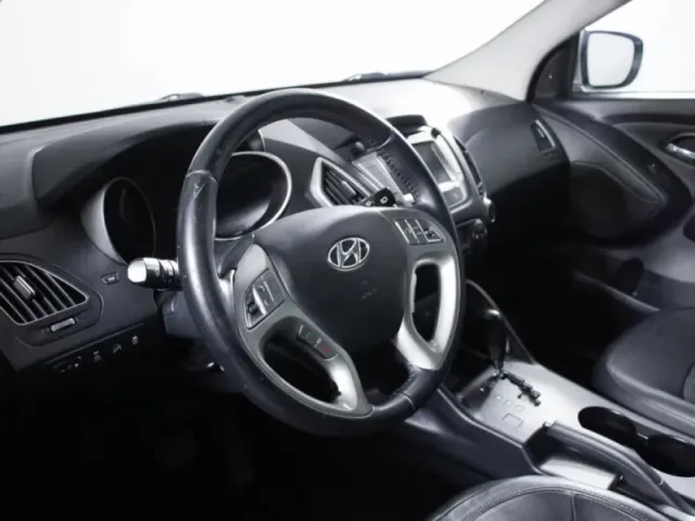 Hyundai ix35, I — фото 16