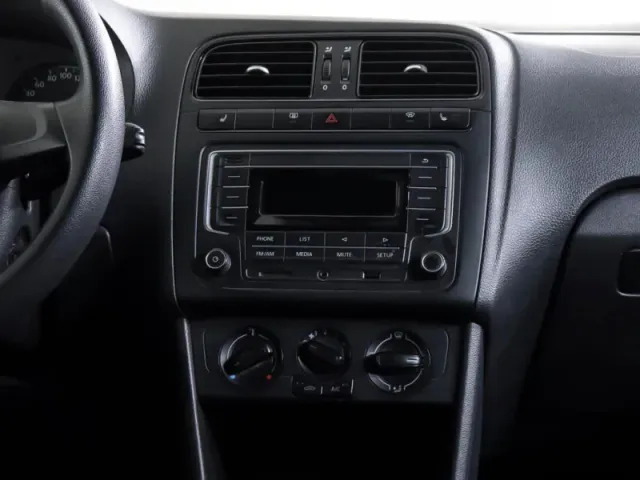 Volkswagen Polo, V Рестайлинг — фото 17