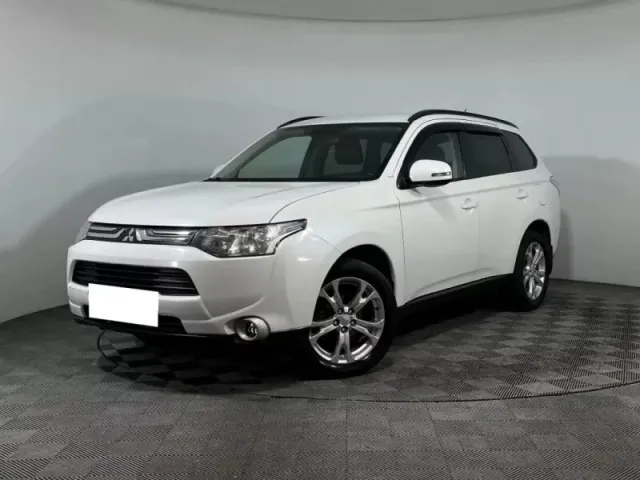 Mitsubishi Outlander, III — фото 1