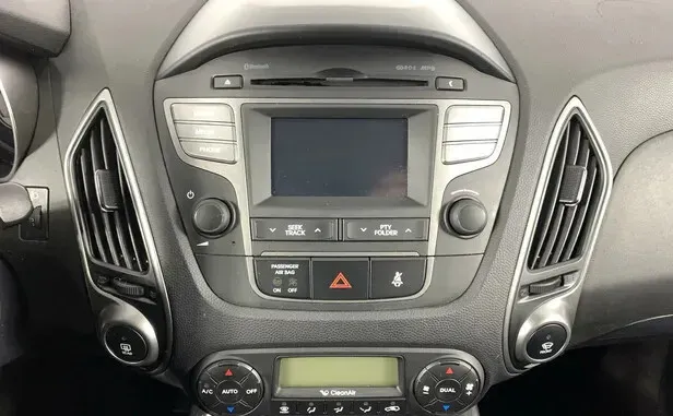 Hyundai ix35, I — фото 11