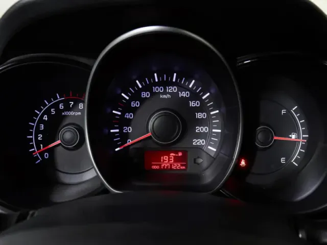 Kia Rio, III — фото 13