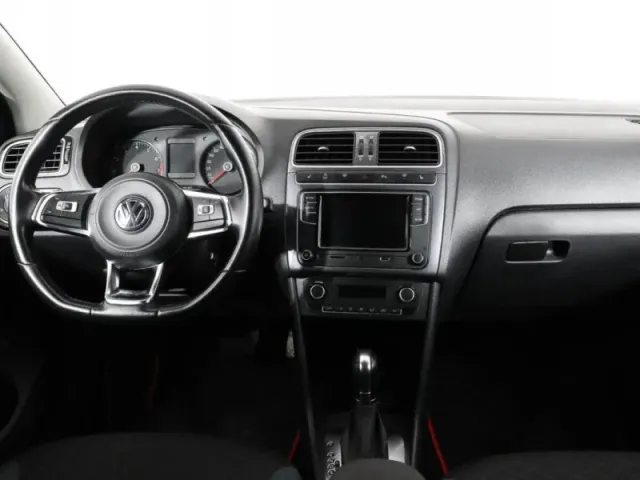 Volkswagen Polo, V Рестайлинг — фото 12