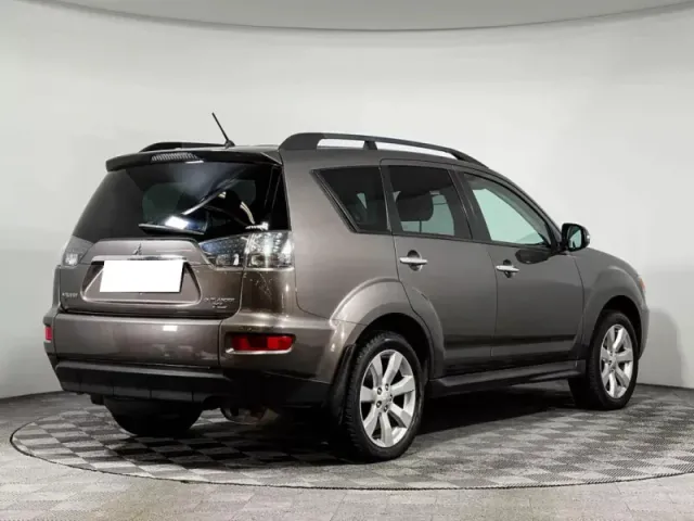 Mitsubishi Outlander, II Рестайлинг — фото 5