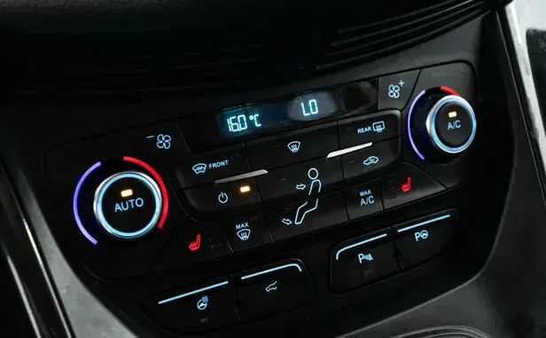 Ford Kuga, II Рестайлинг — фото 8