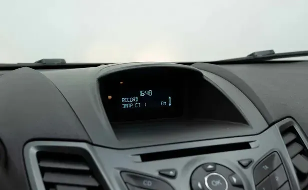 Ford Fiesta, Mk6 Рестайлинг — фото 9