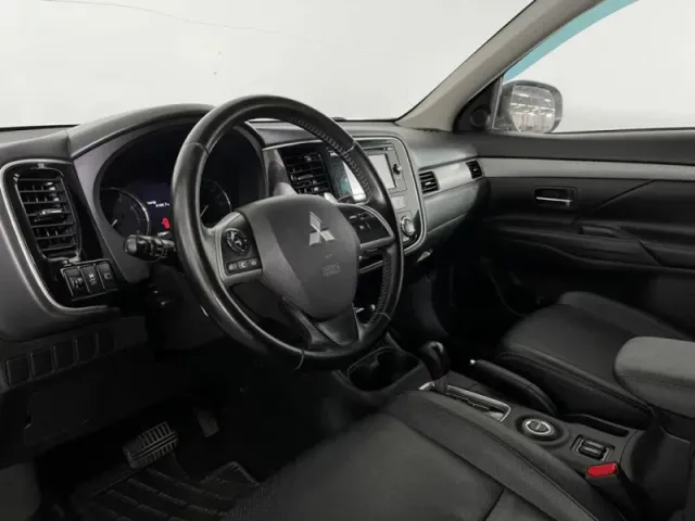 Mitsubishi Outlander, III — фото 14