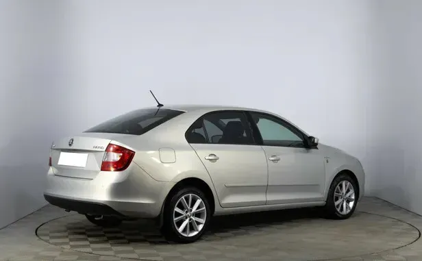 Skoda Rapid, I — фото 2