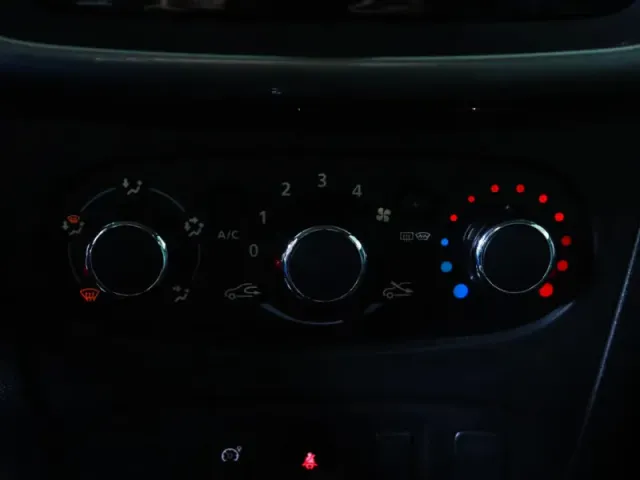 Renault Sandero, II Рестайлинг — фото 12