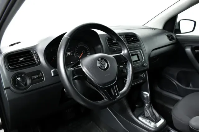 Volkswagen Polo, V Рестайлинг — фото 13