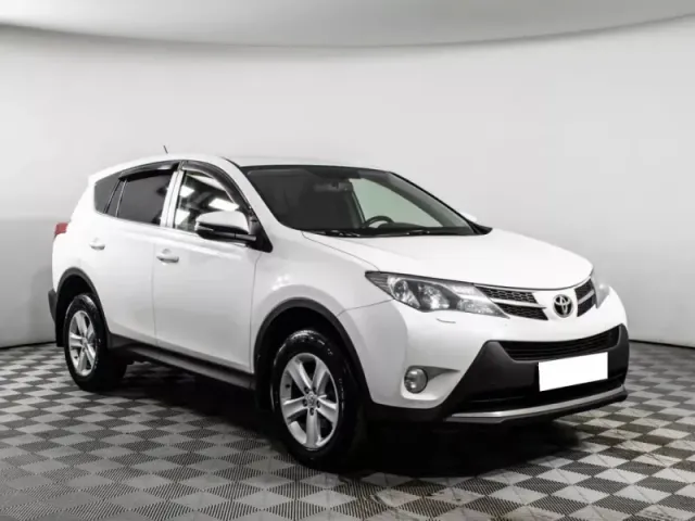 Toyota RAV4, IV (XA40) — фото 3