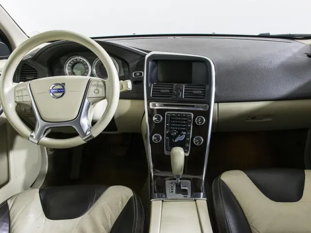 Volvo XC60, I — фото 10