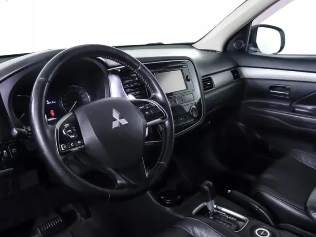 Mitsubishi Outlander, III — фото 18