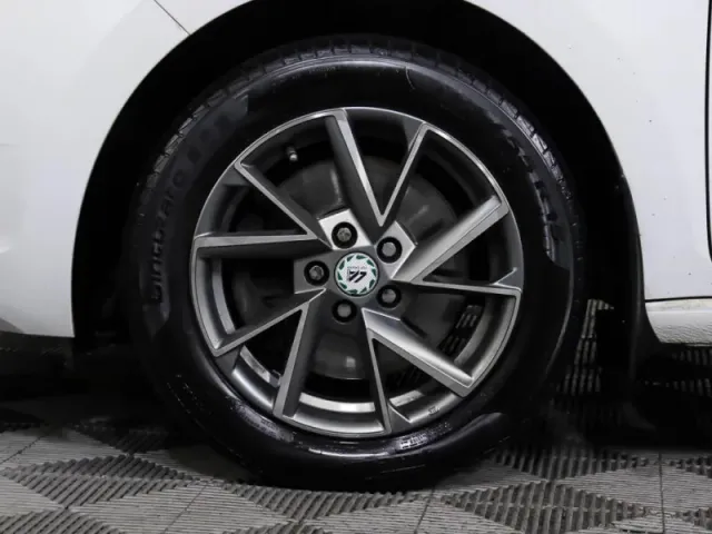 Skoda Rapid, I — фото 10
