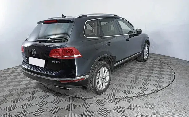 Volkswagen Touareg, II Рестайлинг — фото 2