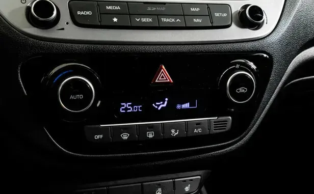 Hyundai Solaris, II — фото 18