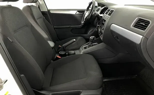 Volkswagen Jetta, VI Рестайлинг — фото 7