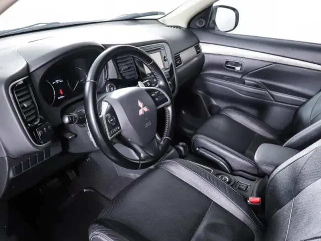 Mitsubishi Outlander, III Рестайлинг — фото 18