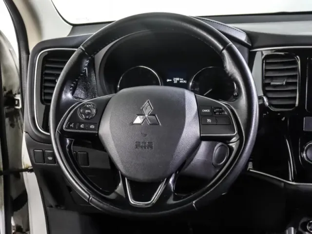 Mitsubishi Outlander, III Рестайлинг 2 — фото 18