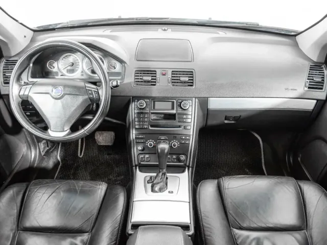 Volvo XC90, I Рестайлинг — фото 9