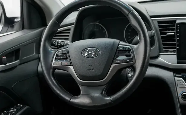 Hyundai Elantra, VI (AD) — фото 9