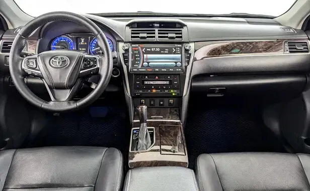 Toyota Camry, VII (XV50) — фото 10