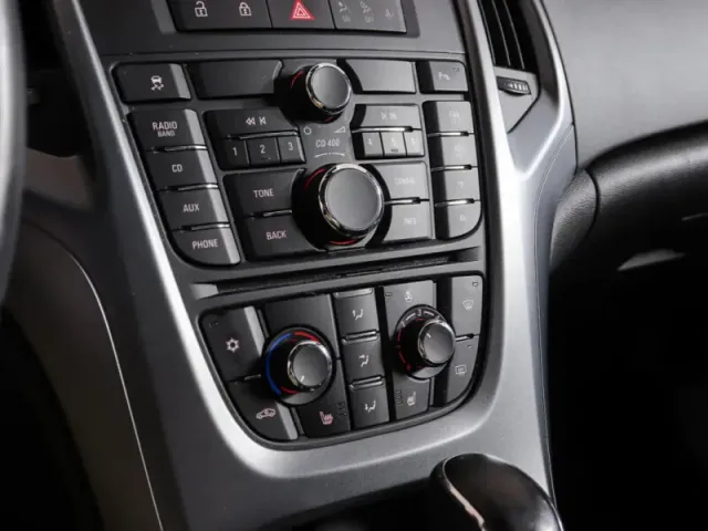Opel Astra, J Рестайлинг — фото 18