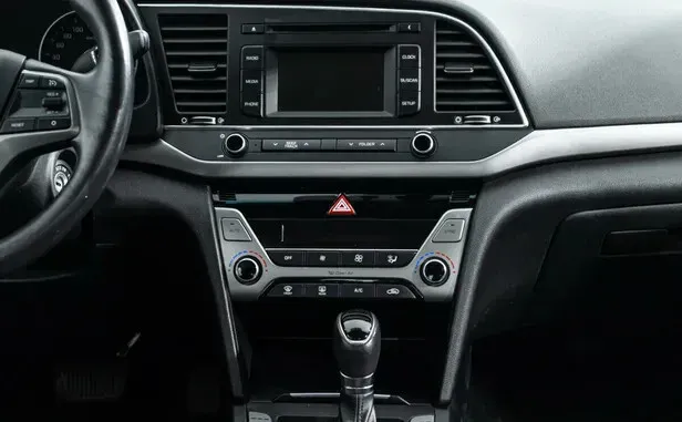 Hyundai Elantra, VI (AD) — фото 7