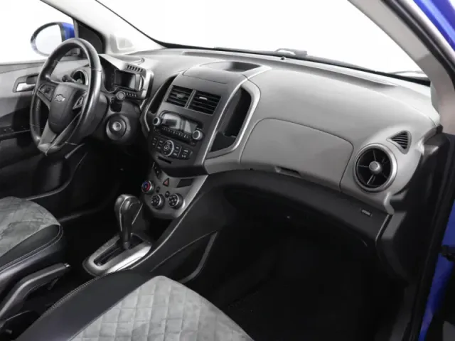 Chevrolet Aveo, II — фото 10