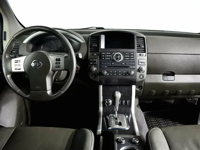 Nissan Pathfinder, III — фото 7