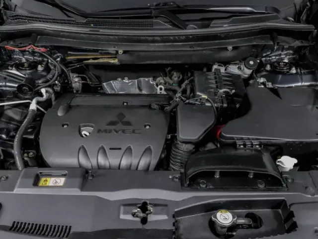 Mitsubishi Outlander, III Рестайлинг 3 — фото 15