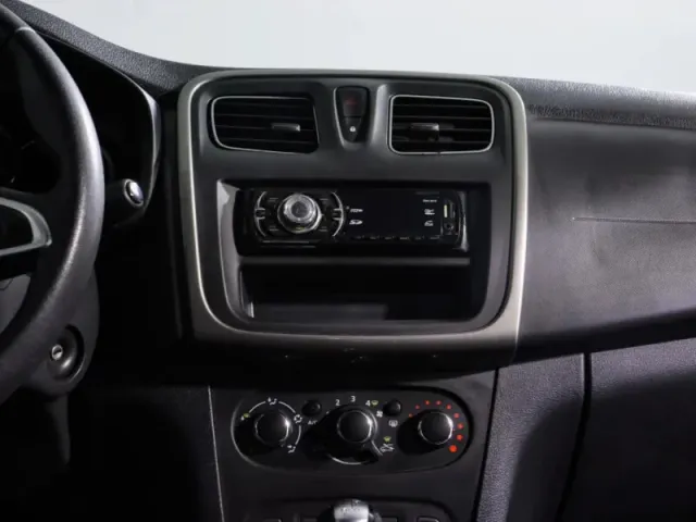 Renault Logan, II Рестайлинг — фото 15