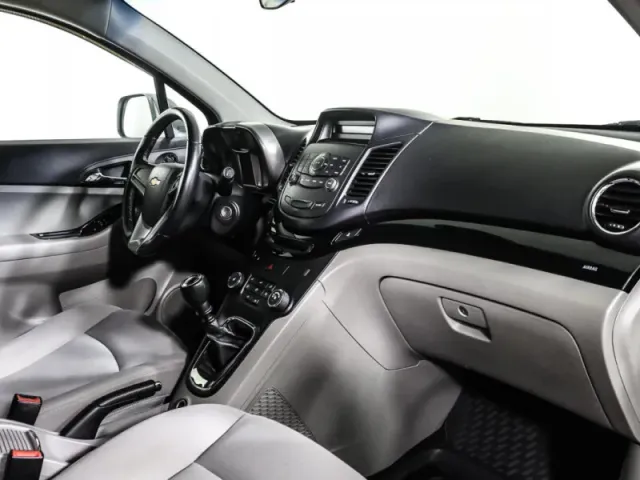 Chevrolet Orlando — фото 10