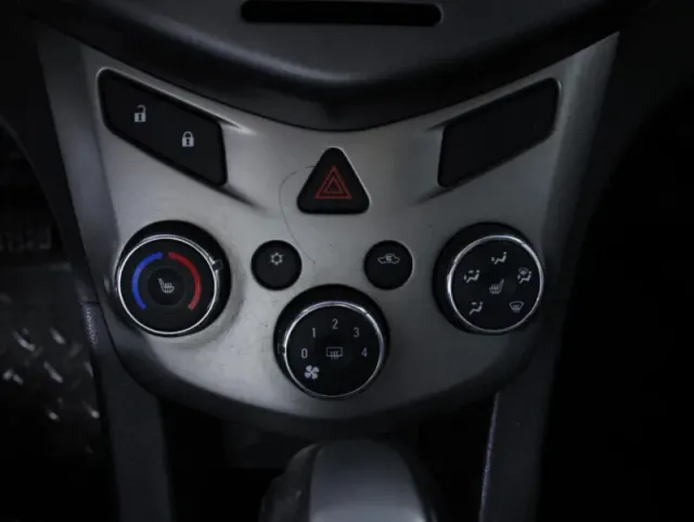 Chevrolet Aveo, II — фото 17