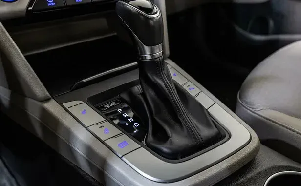 Hyundai Elantra, VI (AD) — фото 10