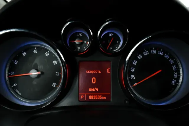 Opel Astra, J Рестайлинг — фото 11