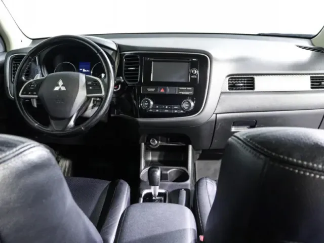 Mitsubishi Outlander, III — фото 13