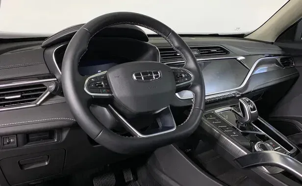 Geely Atlas Pro — фото 19