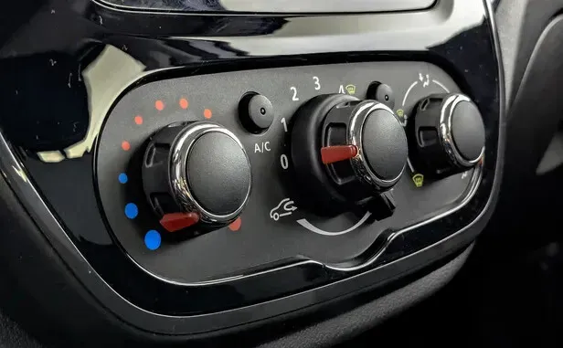 Renault Kaptur, I Рестайлинг — фото 13
