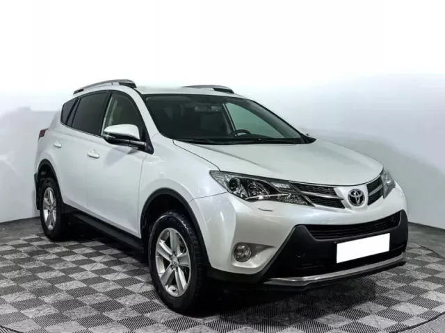 Toyota RAV4, IV (XA40) — фото 3