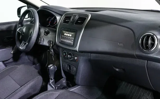 Renault Logan, II Рестайлинг — фото 9
