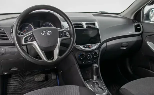 Hyundai Solaris, I — фото 14