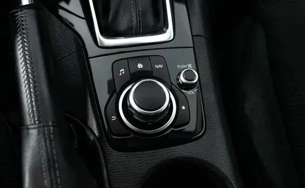 Mazda 3, III (BM) Рестайлинг — фото 12