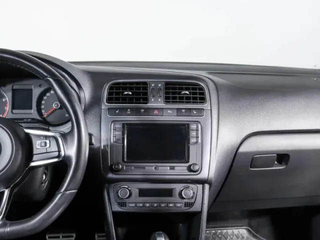 Volkswagen Polo, V Рестайлинг — фото 12