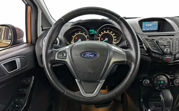 Ford Fiesta, Mk6 Рестайлинг — фото 9