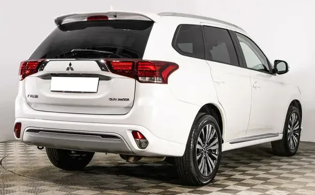 Mitsubishi Outlander, III Рестайлинг 3 — фото 2