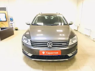 Volkswagen Passat — фото 1