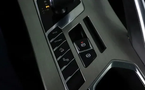 Geely Coolray, I — фото 10