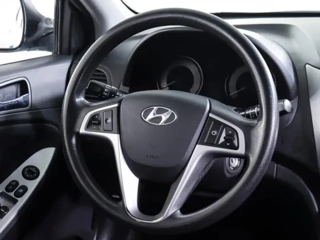 Hyundai Solaris, I — фото 17